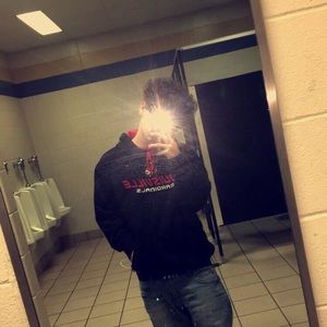 Meet your Posher, Hunter